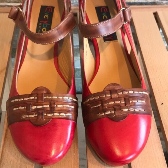 Everybody Women's Landino Mary Jane Pump - Picture 6 of 8